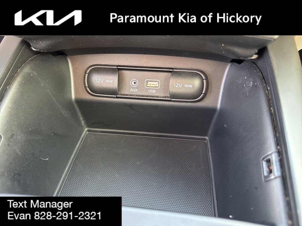 Used 2020 Kia Sorento LX w/ LX I4 Convenience Package image 26