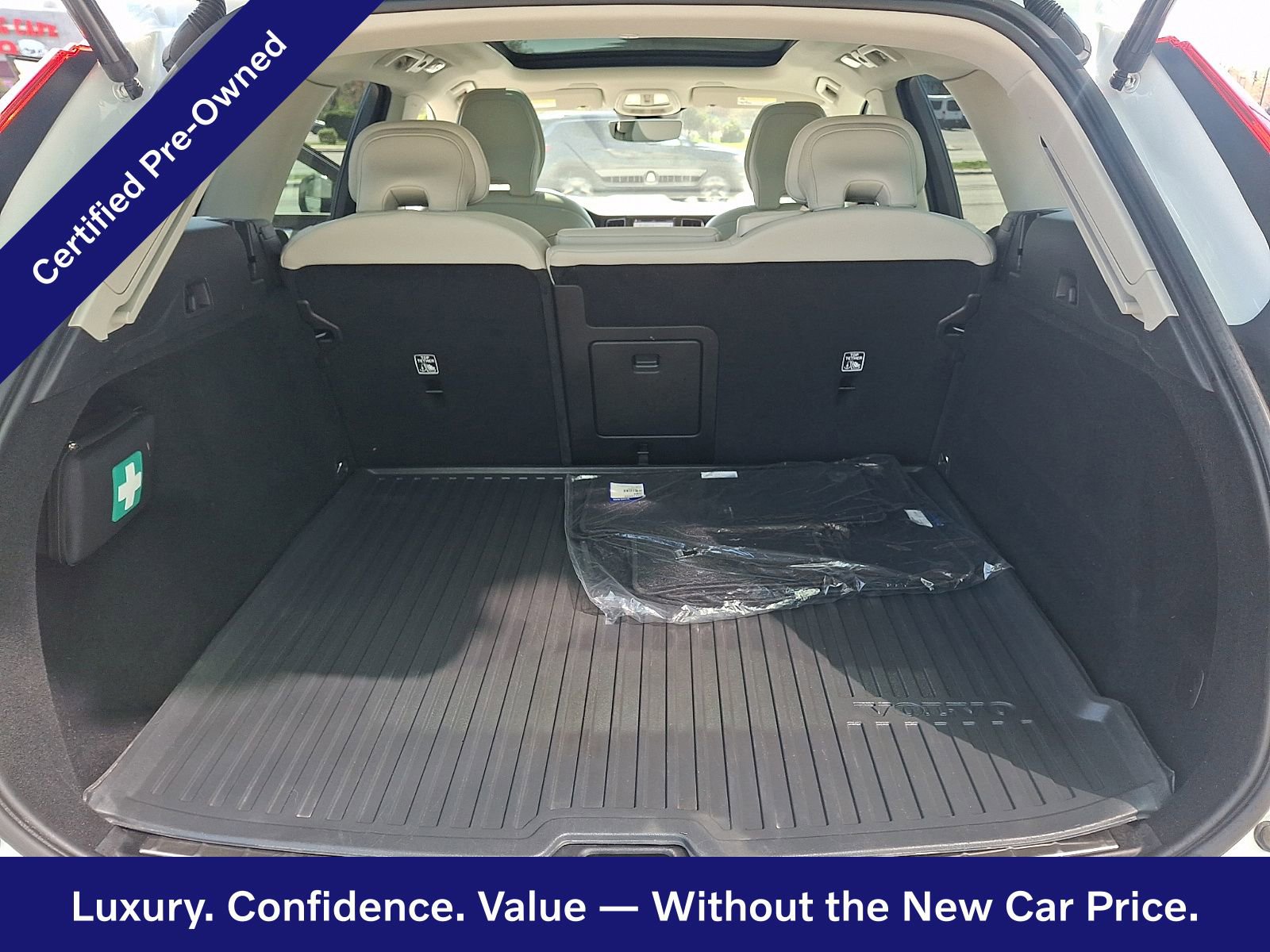 Certified 2024 Volvo XC60 B5 Plus w/ Protection Package Premier image 29