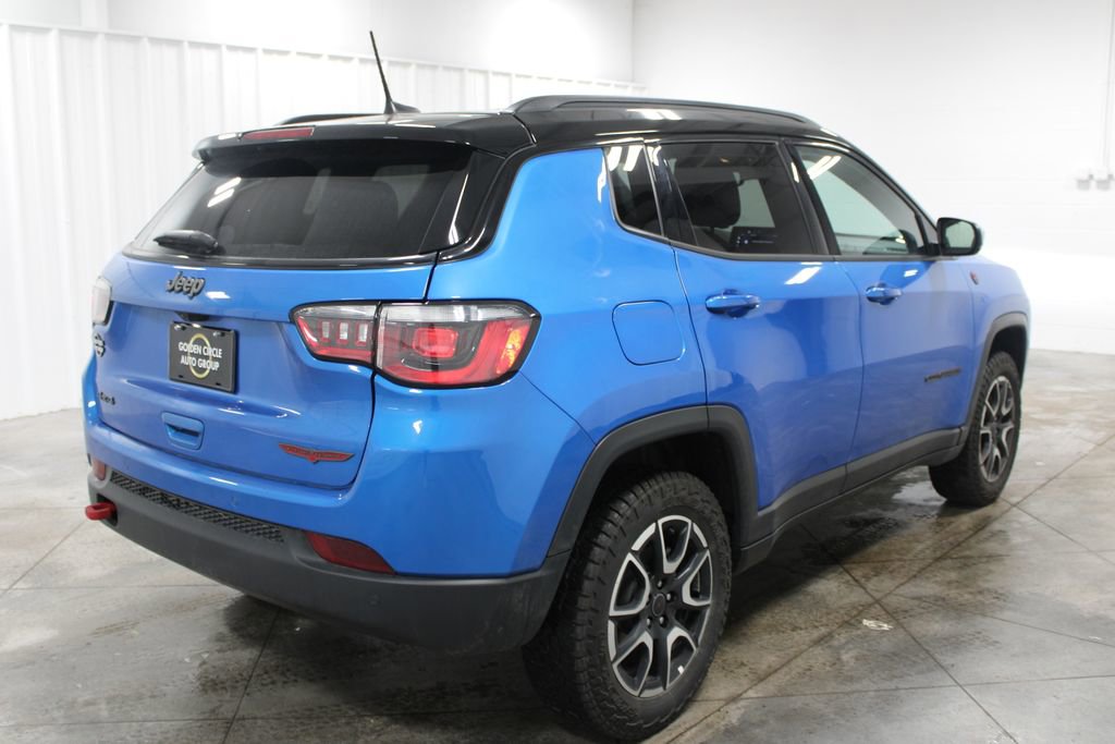 Used 2025 Jeep Compass Trailhawk image 9