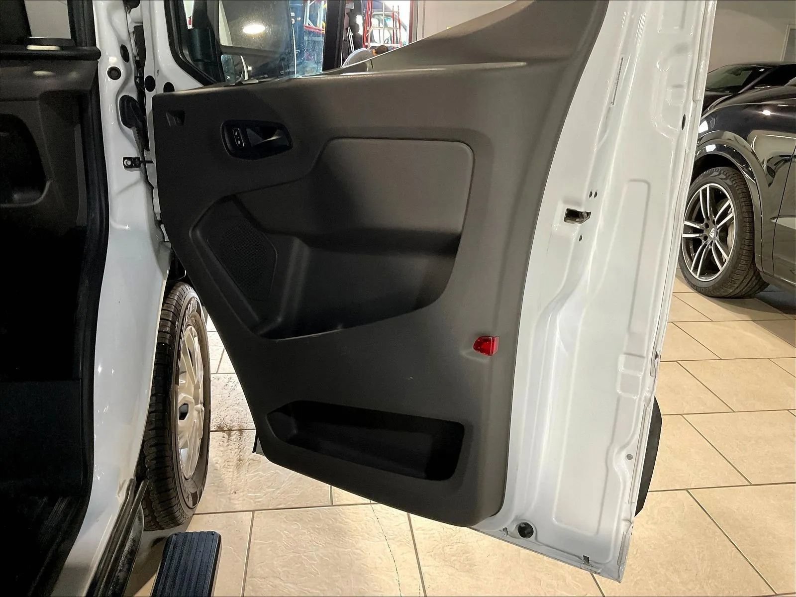 Used 2023 Ford Transit 350 XLT RWD image 18