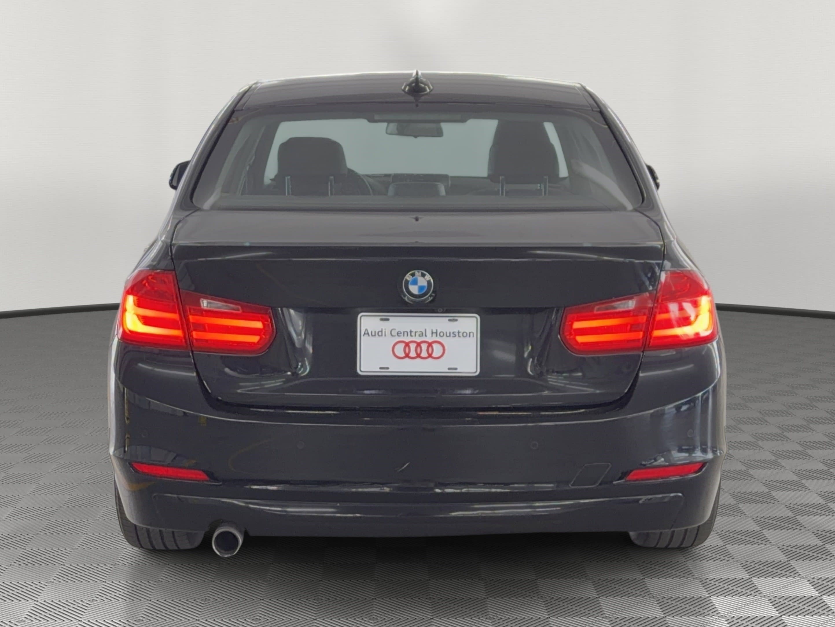 Used 2015 BMW 320i xDrive Sedan AWD/4WD image 10