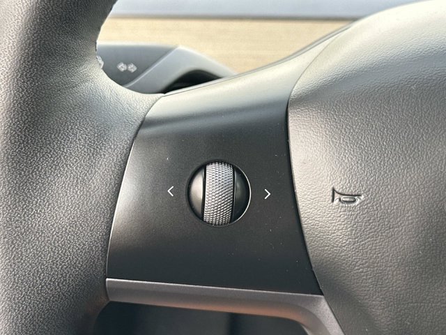 Used 2023 Tesla Model Y Long Range AWD/4WD image 10