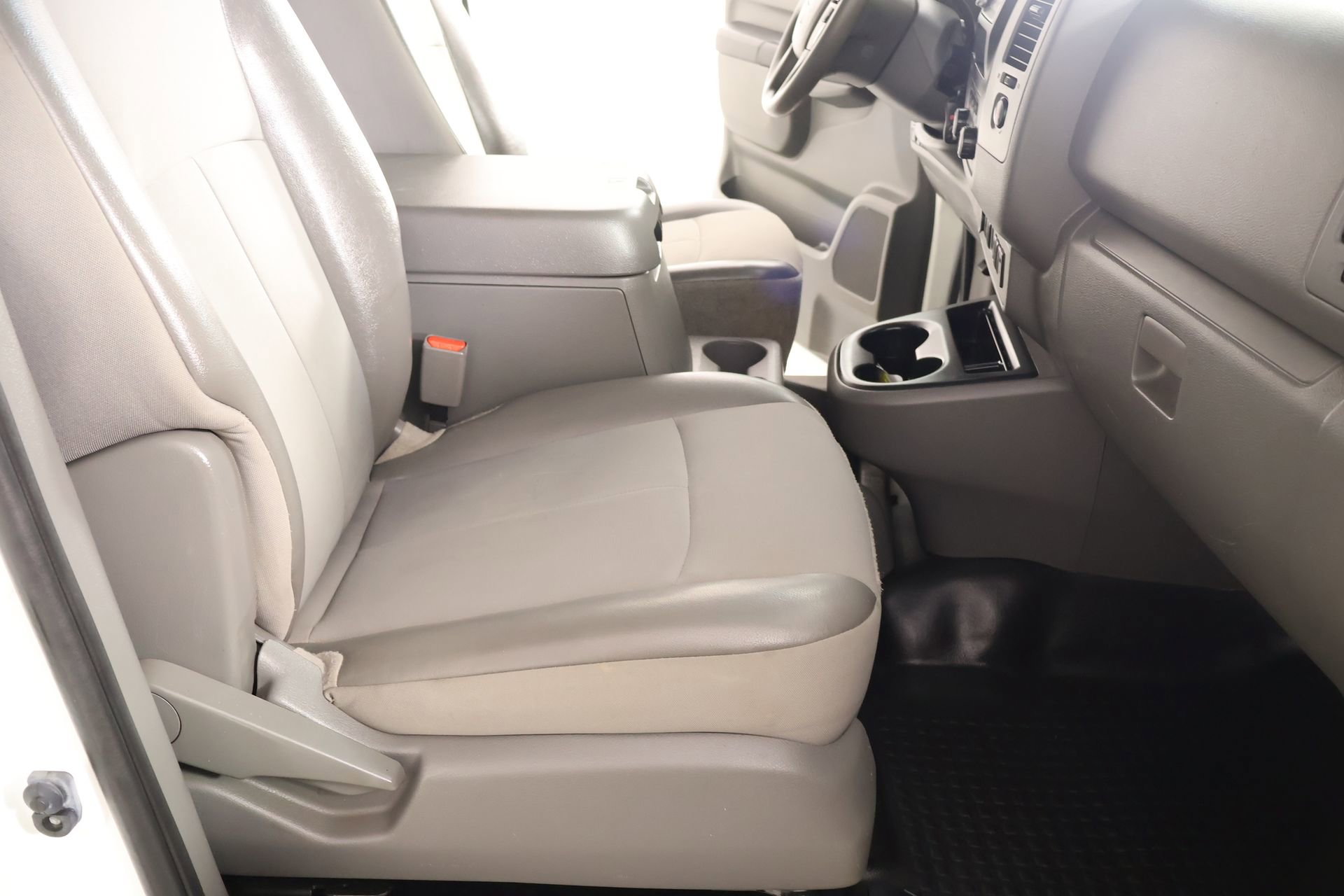 Used 2020 Nissan NV 2500 SV image 10