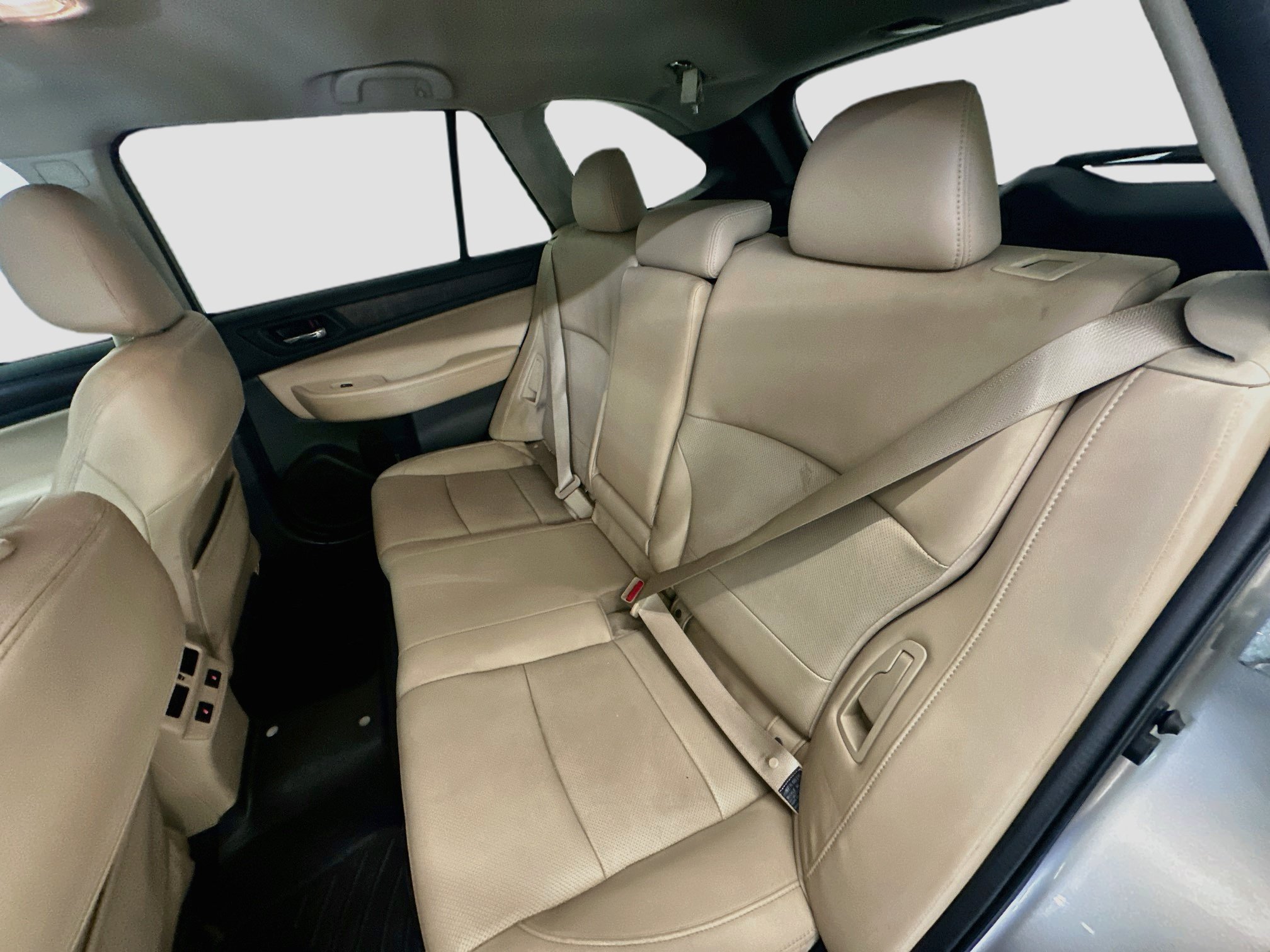 Used 2015 Subaru Outback 3.6R Limited AWD/4WD image 29