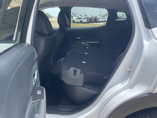 Certified 2025 Nissan Kicks SR image 18