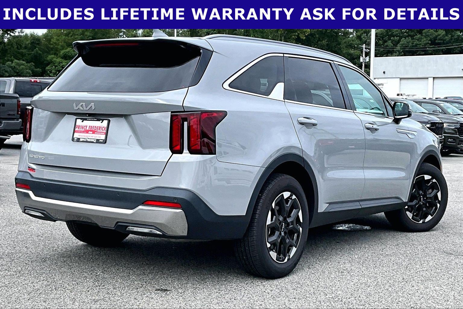 Used 2025 Kia Sorento S FWD image 10