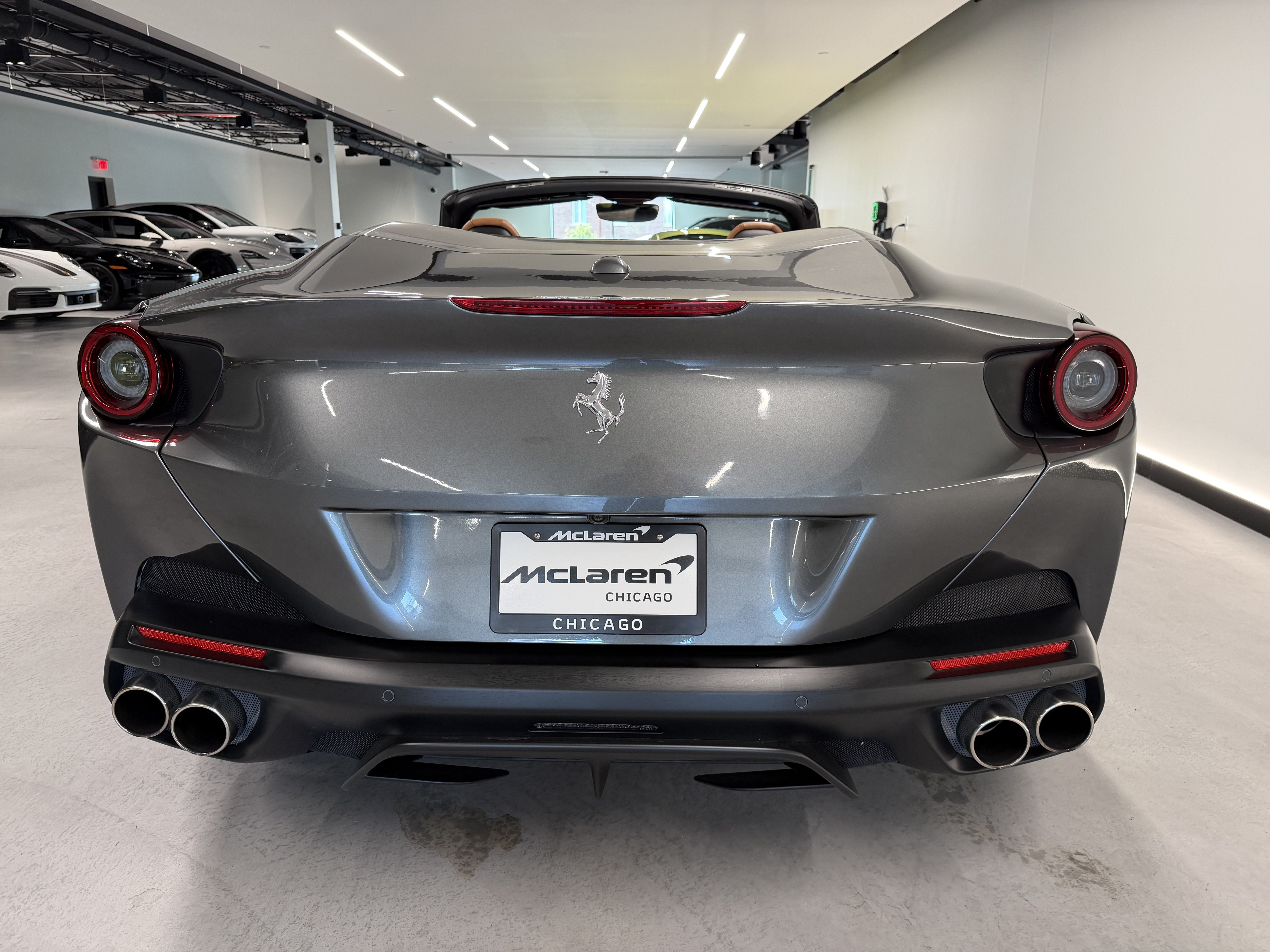 Used 2019 Ferrari Portofino RWD image 5