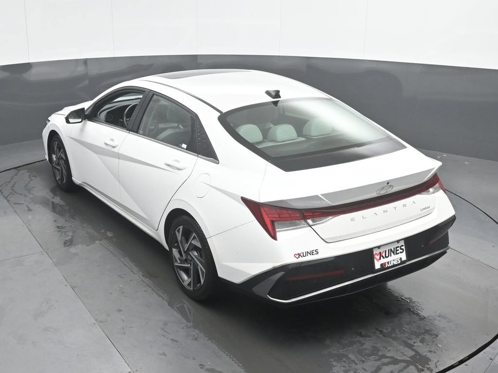 Used 2024 Hyundai Elantra Limited FWD image 38