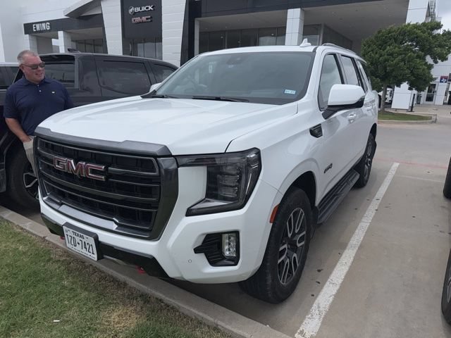 Used 2024 GMC Yukon AT4 w/ Technology Package AWD/4WD image 2