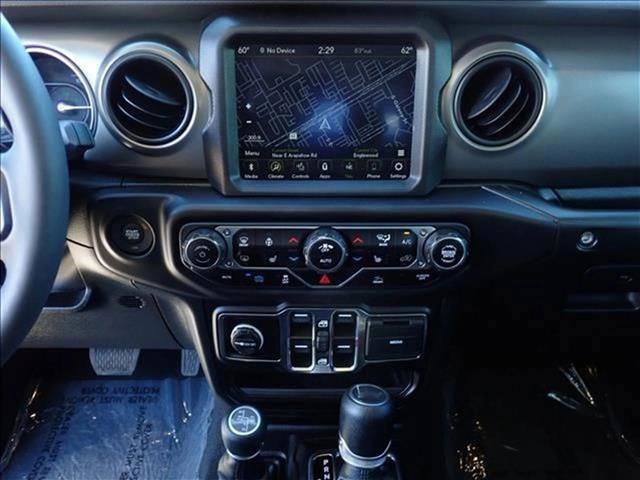 Used 2023 Jeep Wrangler Unlimited w/ Cold Weather Group AWD/4WD image 15