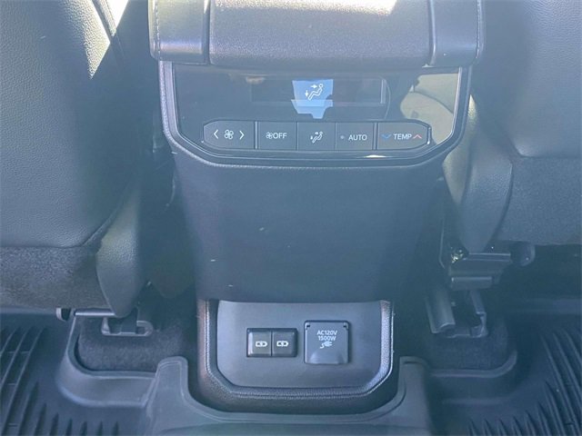 Used 2025 Toyota Highlander Limited image 11