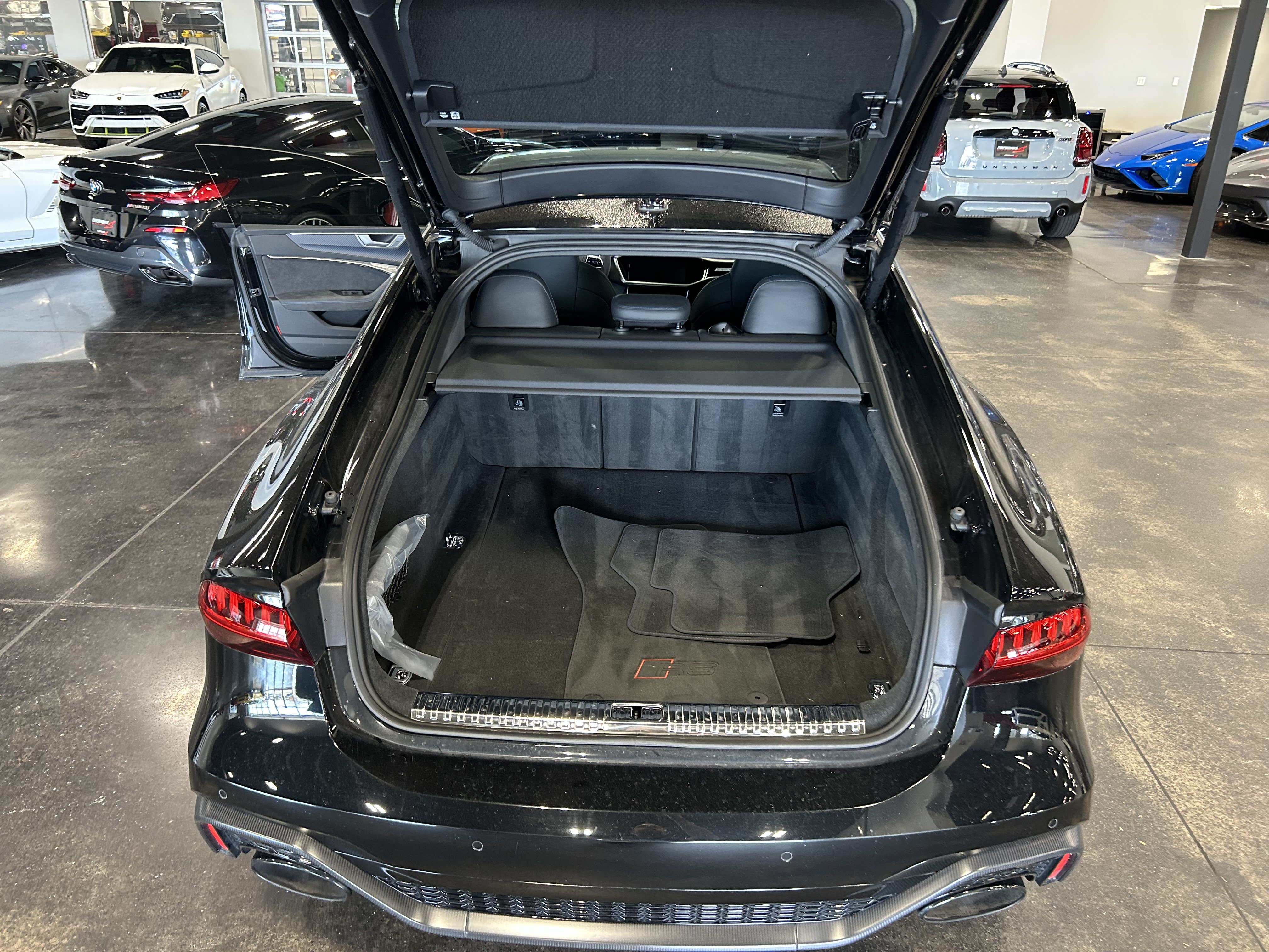 Used 2025 Audi RS 7 Performance AWD/4WD image 16