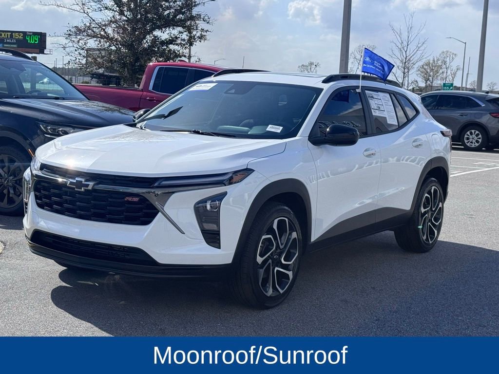 Used 2025 Chevrolet Trax RS w/ Sunroof Package video 3