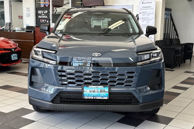 Used 2026 Toyota RAV4 LE AWD/4WD image 6