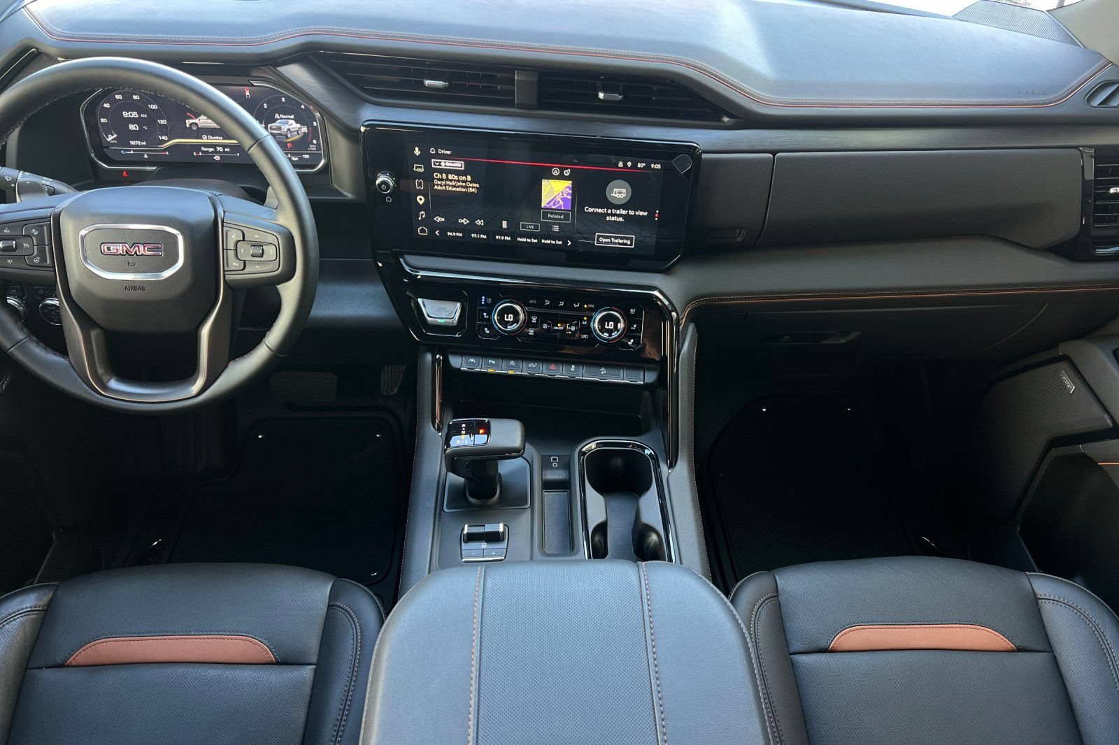 Used 2025 GMC Sierra 1500 AT4 w/ Technology Package AWD/4WD image 17