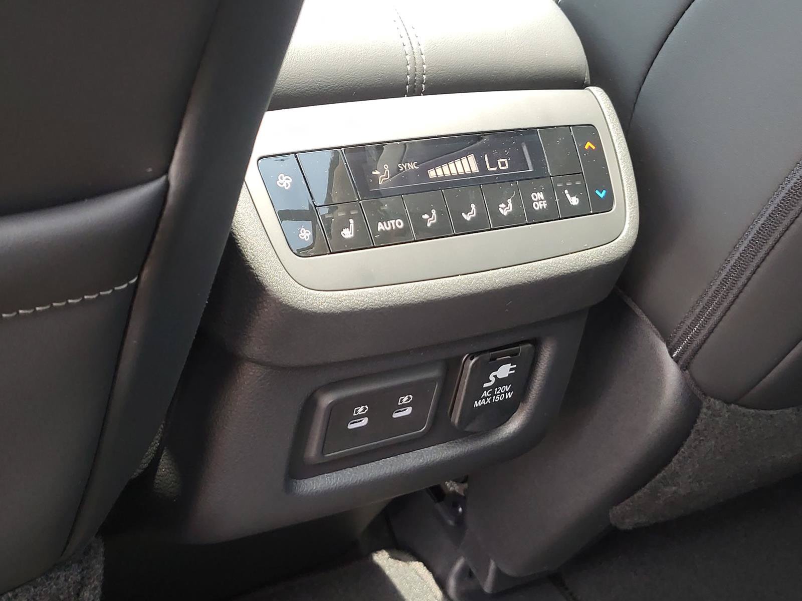 New 2026 Nissan Pathfinder Platinum w/ Accent Package FWD image 16