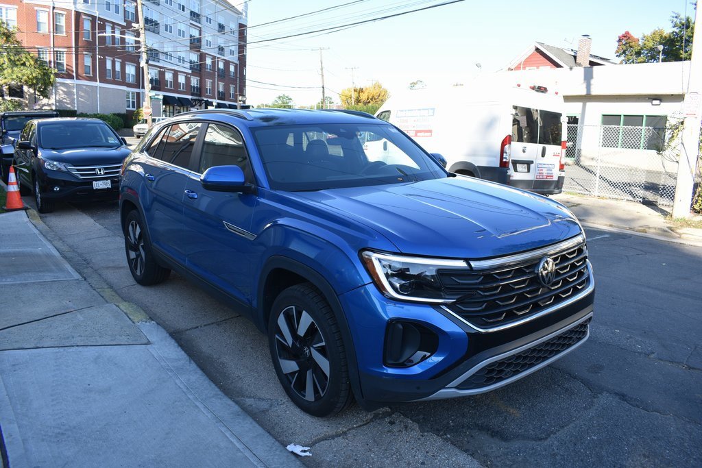 Used 2024 Volkswagen Atlas Cross Sport SE image 4