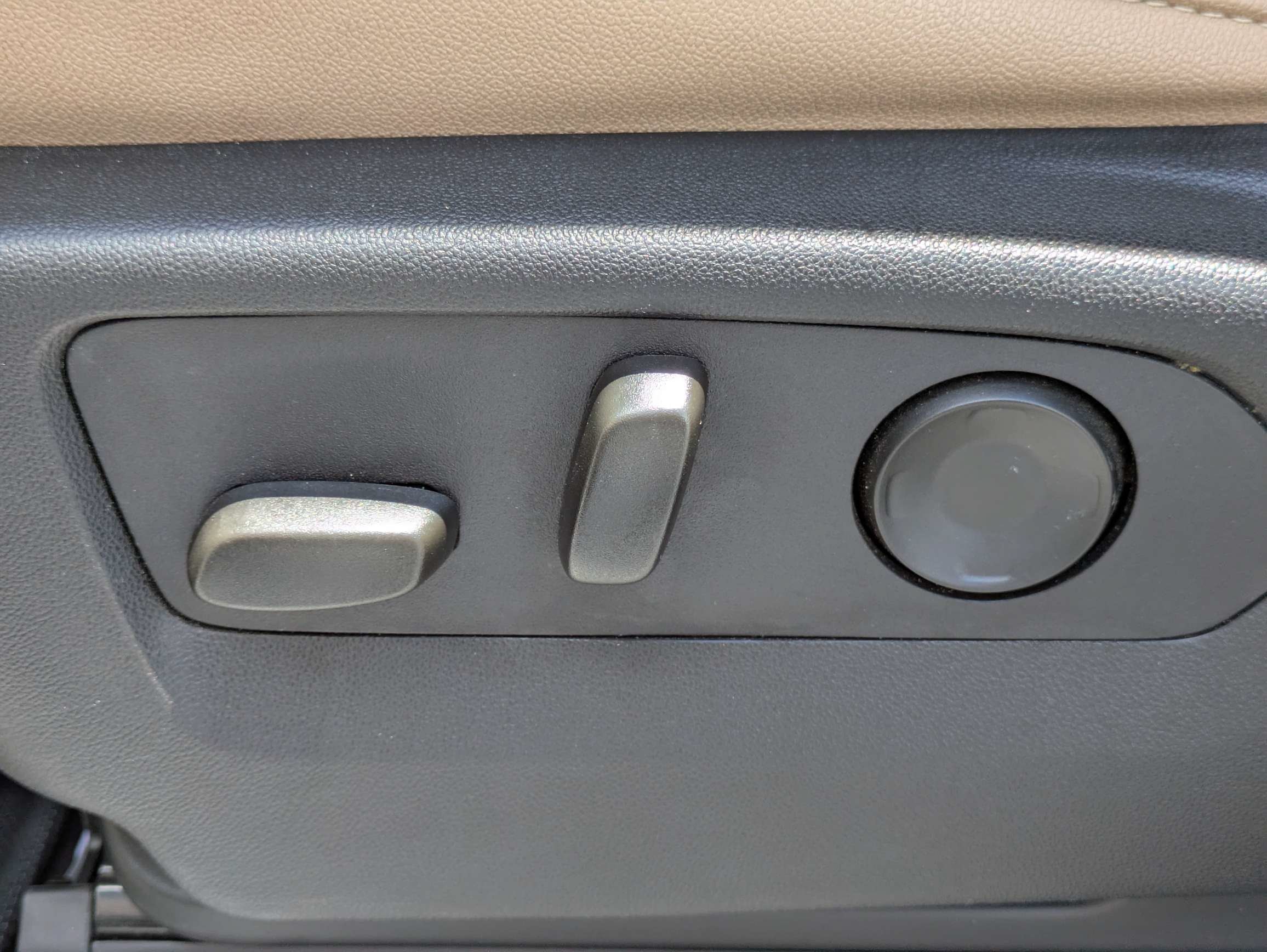 Used 2024 Chevrolet Tahoe Premier RWD image 14