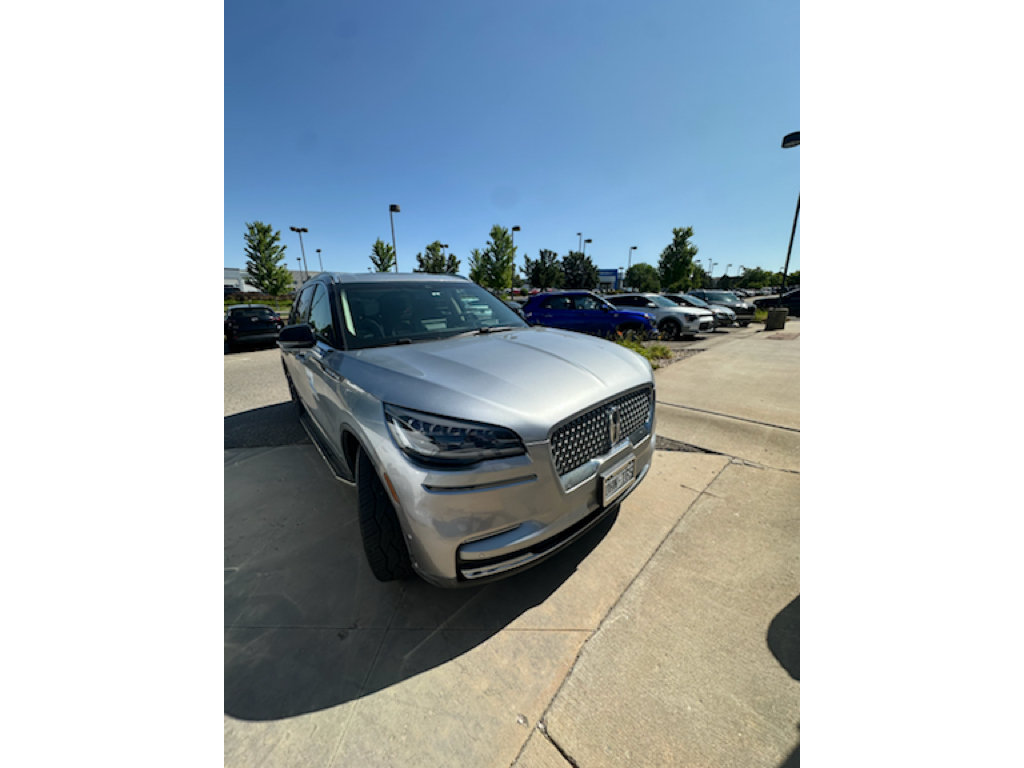 Used 2022 Lincoln Aviator Reserve w/ Equipment Group 201A AWD/4WD image 4