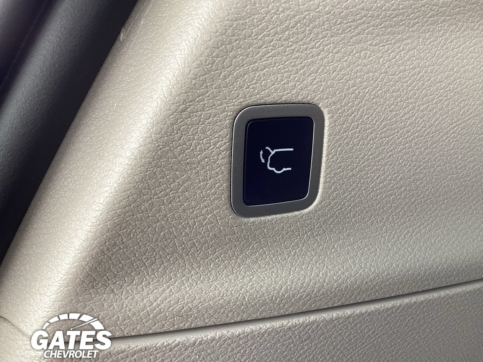 Used 2023 Chrysler Pacifica Touring-L FWD image 10