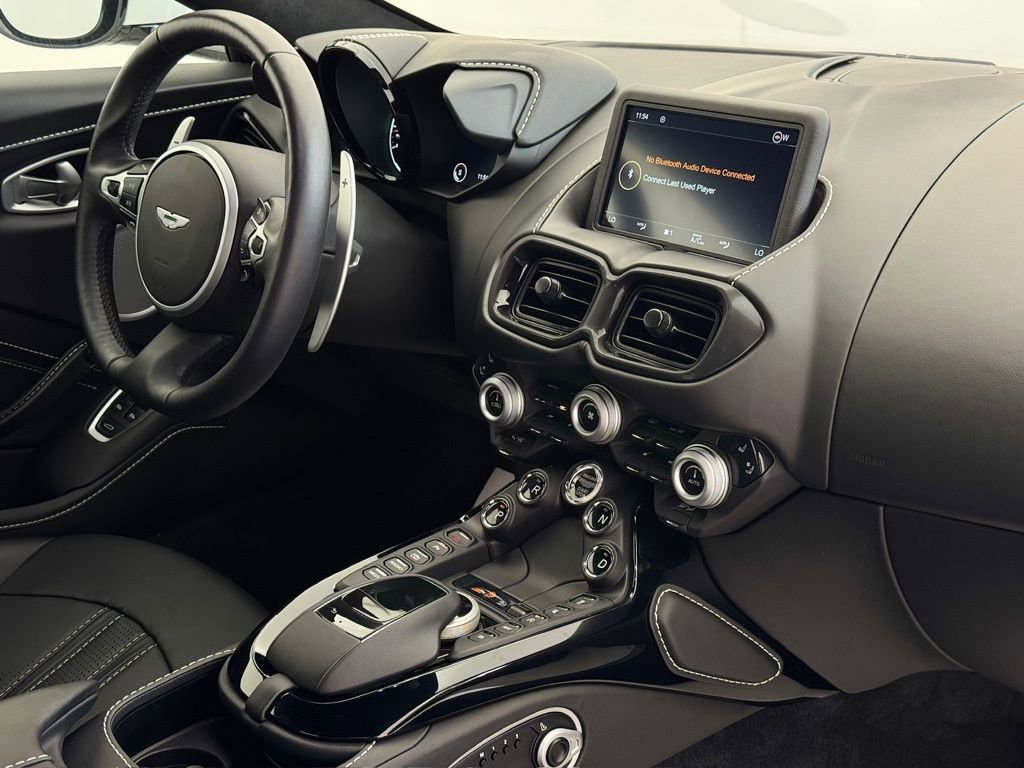 Used 2021 Aston Martin V8 Vantage Coupe image 26