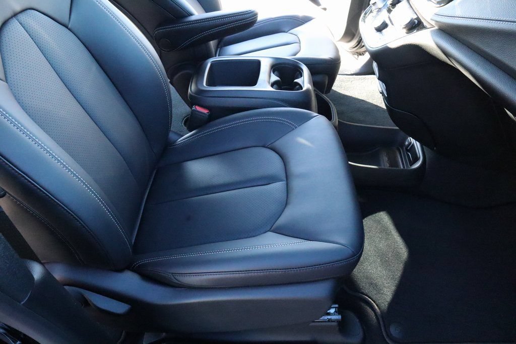 New 2026 Chrysler Pacifica Select FWD image 14