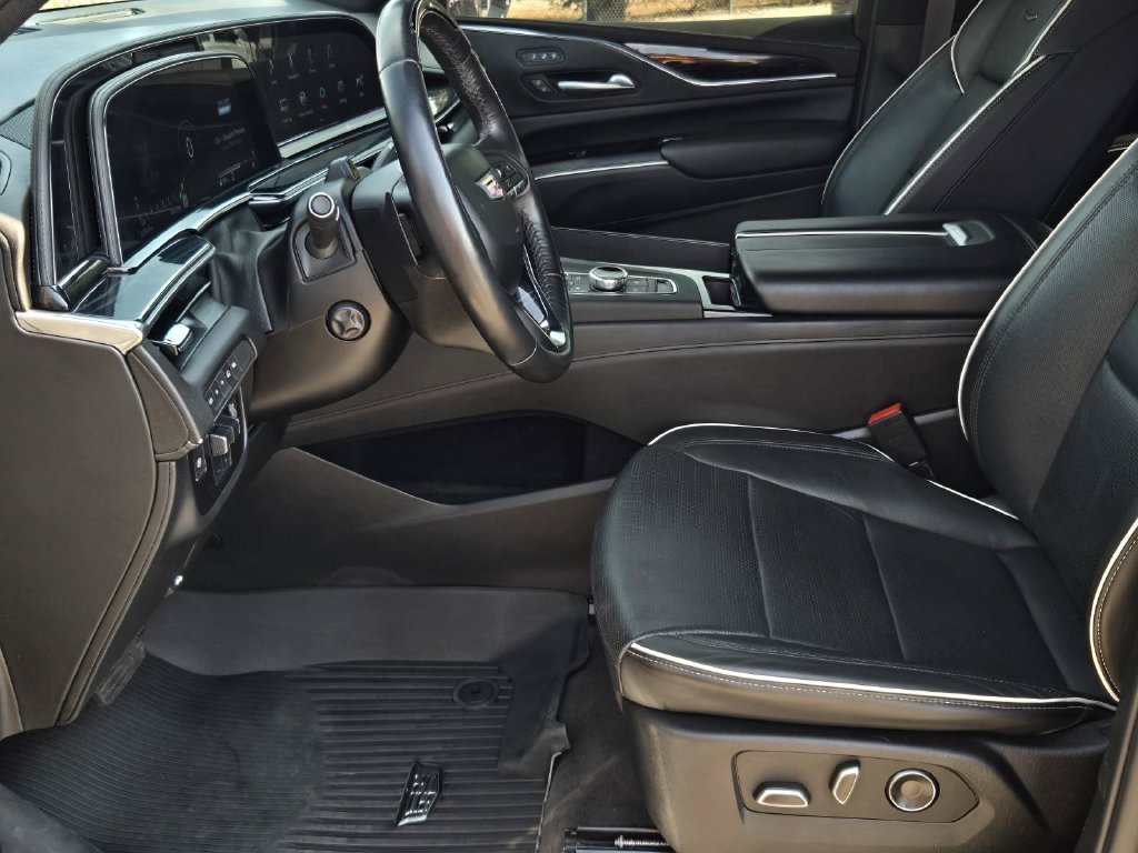 Used 2024 Cadillac Escalade Sport w/ LPO, ONYX Package AWD/4WD image 20