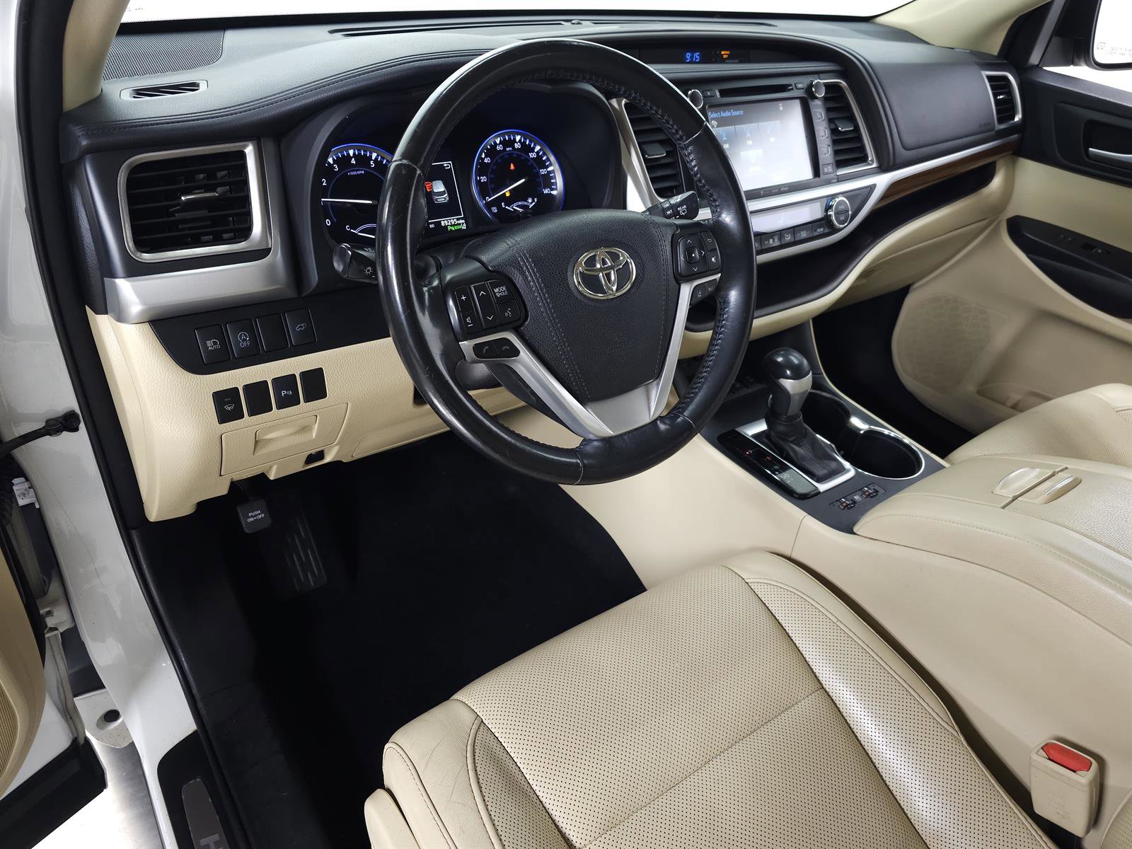 Used 2017 Toyota Highlander Limited AWD/4WD image 13