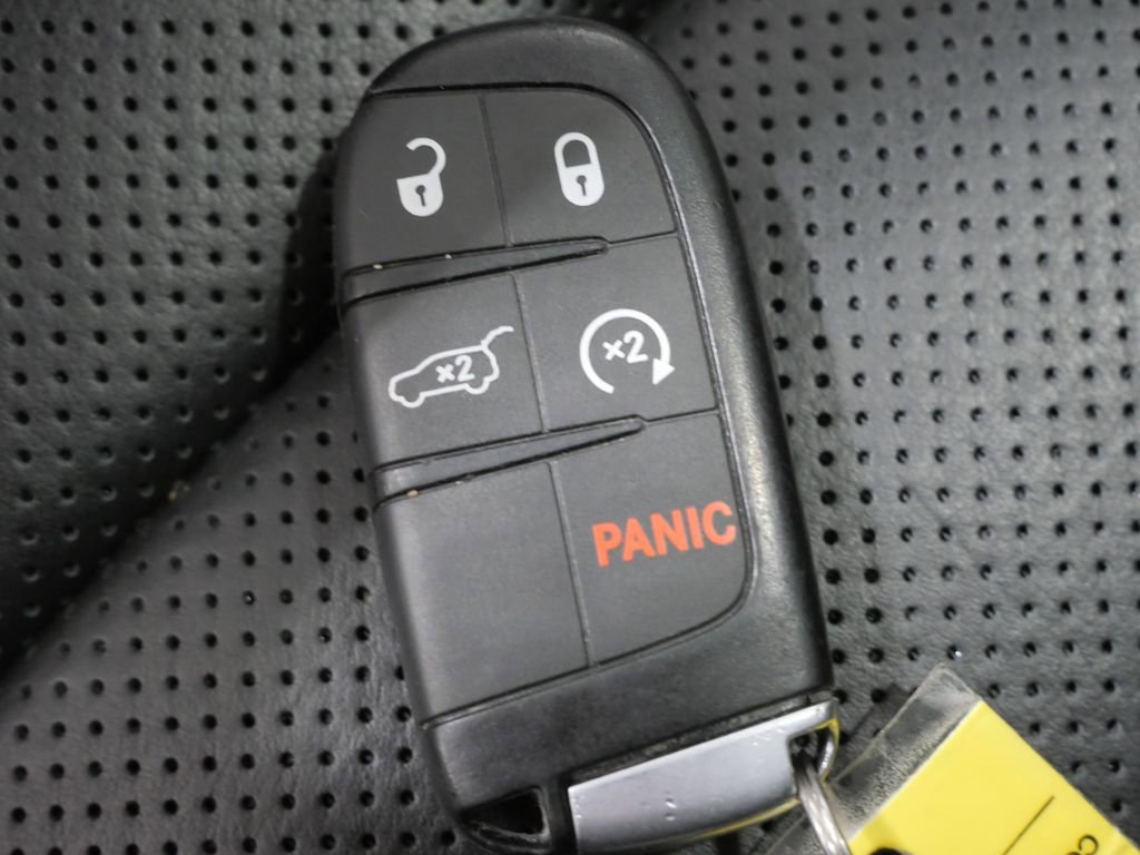 Used 2021 Dodge Durango R/T w/ Technology Group AWD/4WD image 29