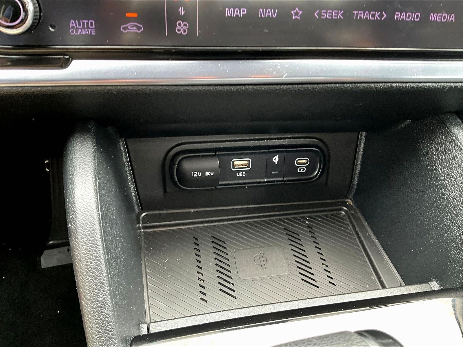 Used 2023 Kia Sportage EX AWD/4WD image 16