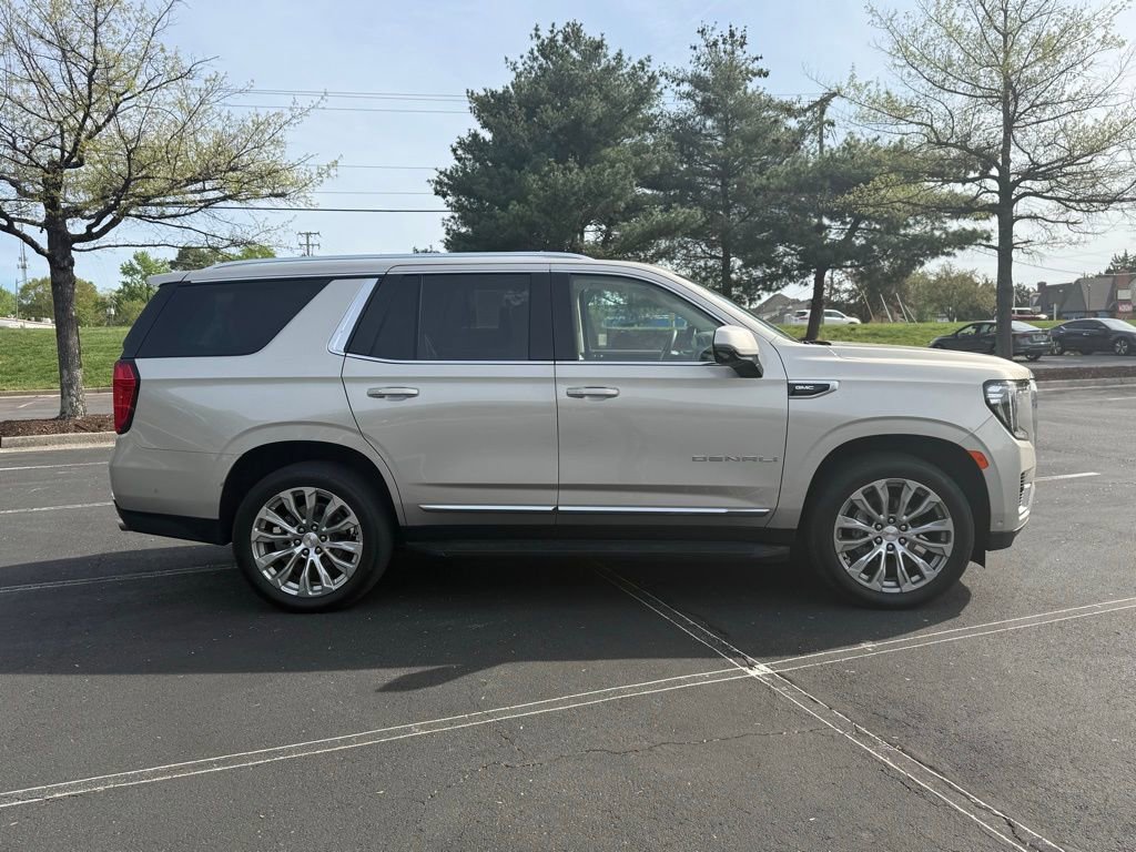 Used 2023 GMC Yukon Denali w/ Advanced Technology Package image 2