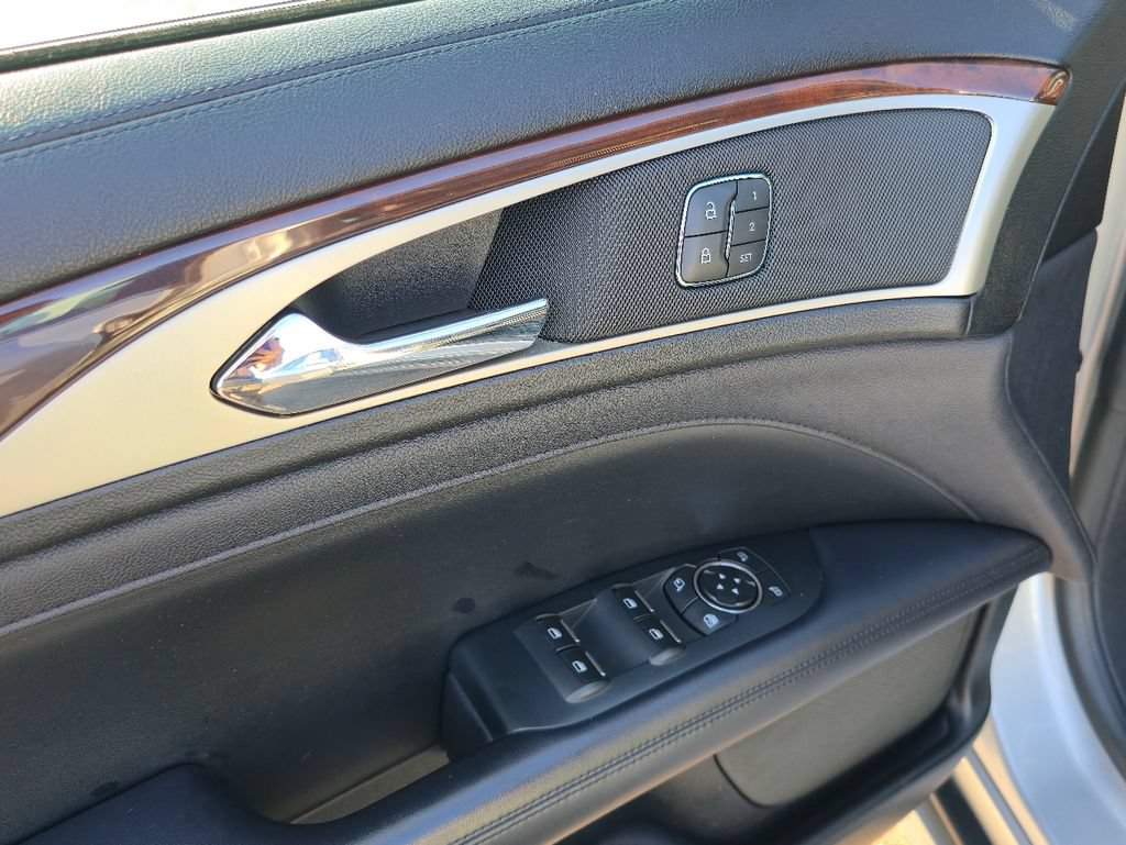 Used 2018 Lincoln MKZ Select w/ Select Plus Package AWD/4WD image 21
