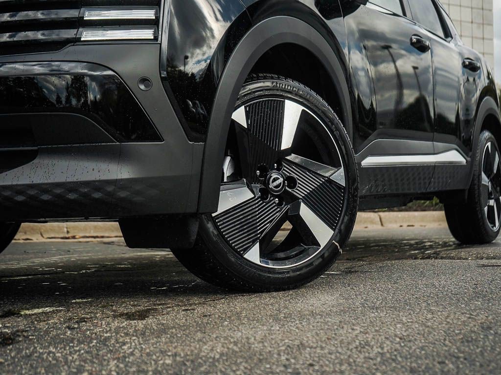 New 2026 Nissan Kicks SR w/ SR Premium Package image 6