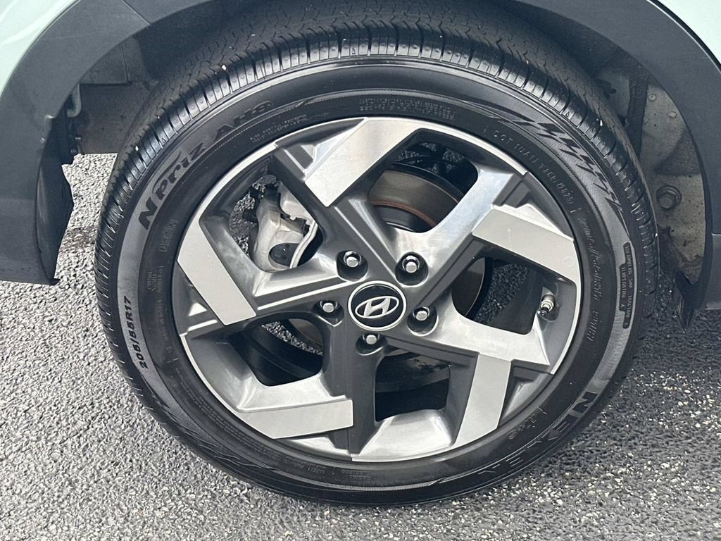 Used 2025 Hyundai Venue SEL FWD image 34
