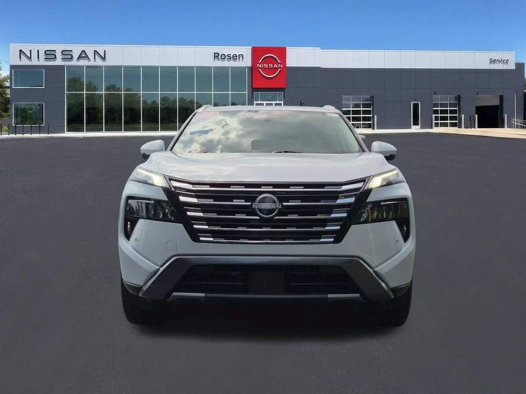 Used 2025 Nissan Rogue SL AWD/4WD image 8