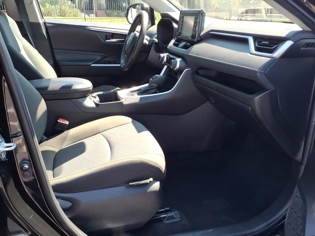 Used 2022 Toyota RAV4 XLE FWD image 20