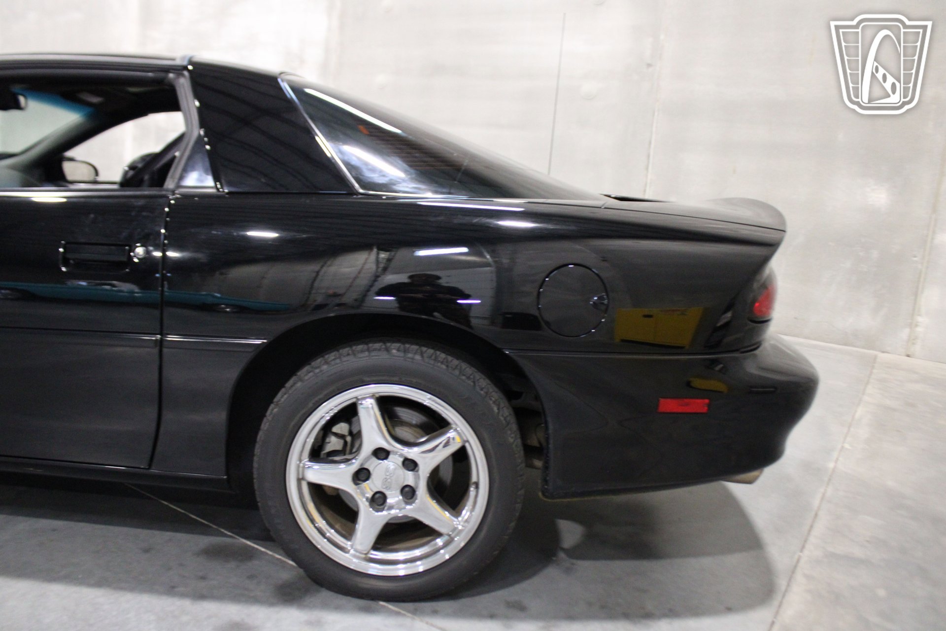 Used 2000 Chevrolet Camaro Z28 w/ SS Performance/Appearance Pkg RWD image 31