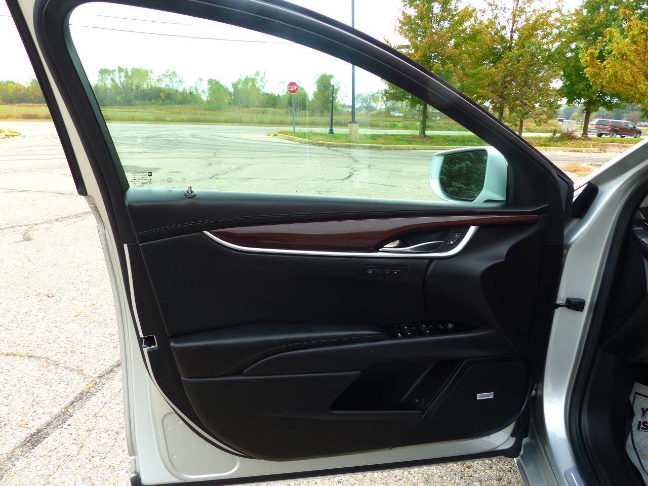 Used 2017 Cadillac XTS Luxury image 19