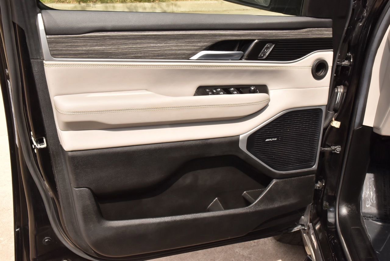 Used 2022 Jeep Wagoneer Series III w/ Rear Seat Video Group 1 image 36