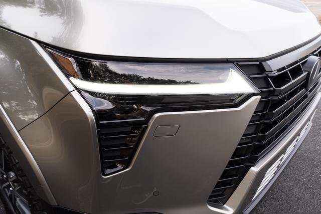 Used 2025 Lexus GX 550 550 Luxury image 35