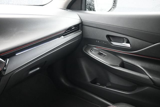 Used 2026 Nissan Sentra SR w/ Floor Mat Package FWD image 5