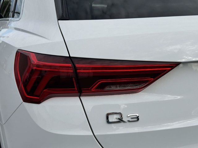 Used 2025 Audi Q3 2.0T Premium AWD/4WD image 17