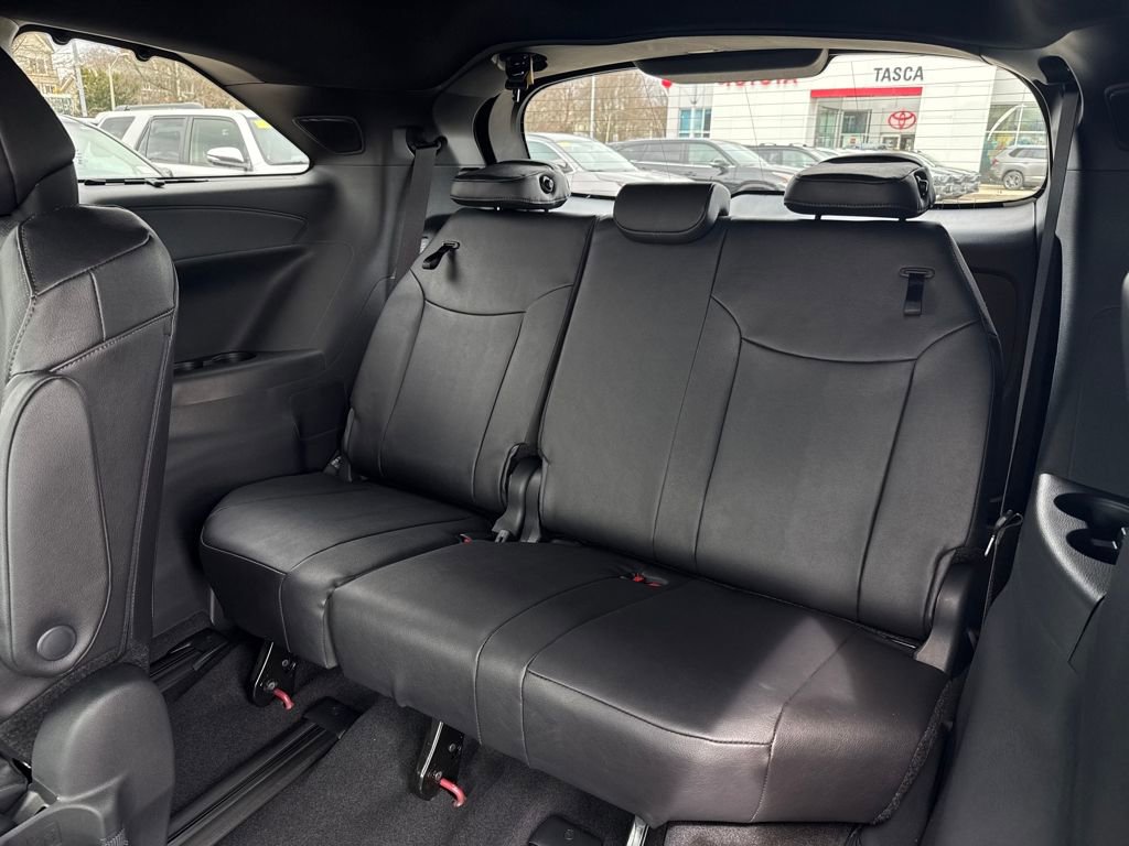 New 2026 Toyota Sienna Platinum image 42