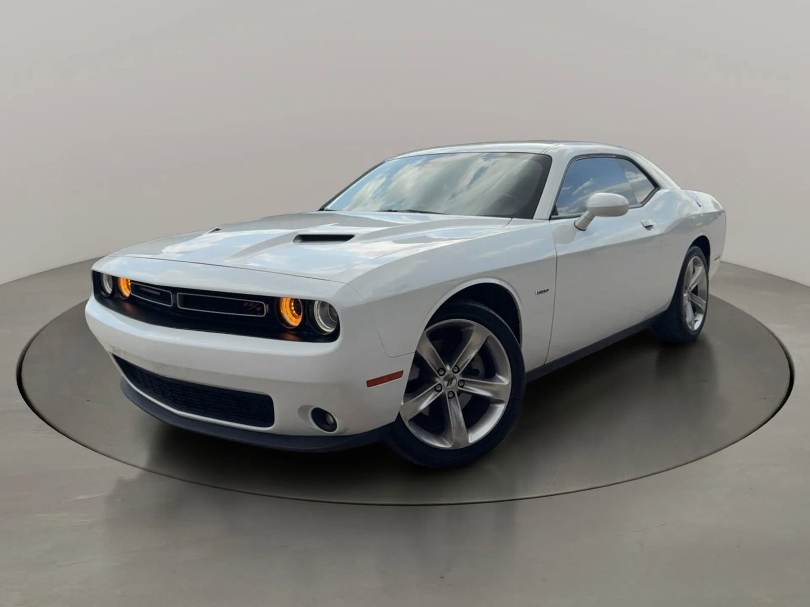 Used 2017 Dodge Challenger R/T w/ Driver Convenience Group RWD image 1