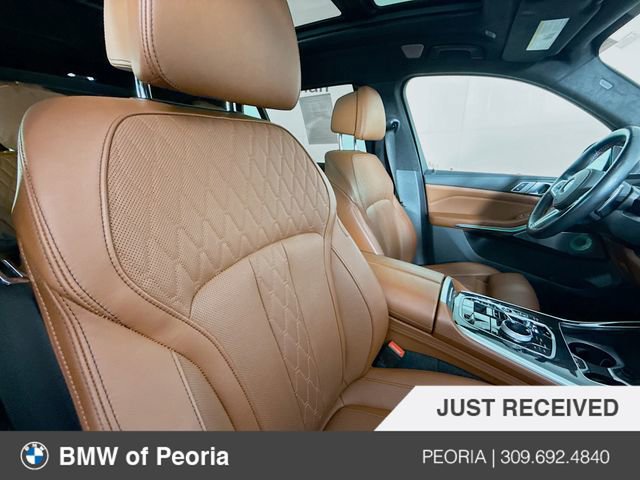 Used 2024 BMW X7 M60i w/ Executive Package image 31