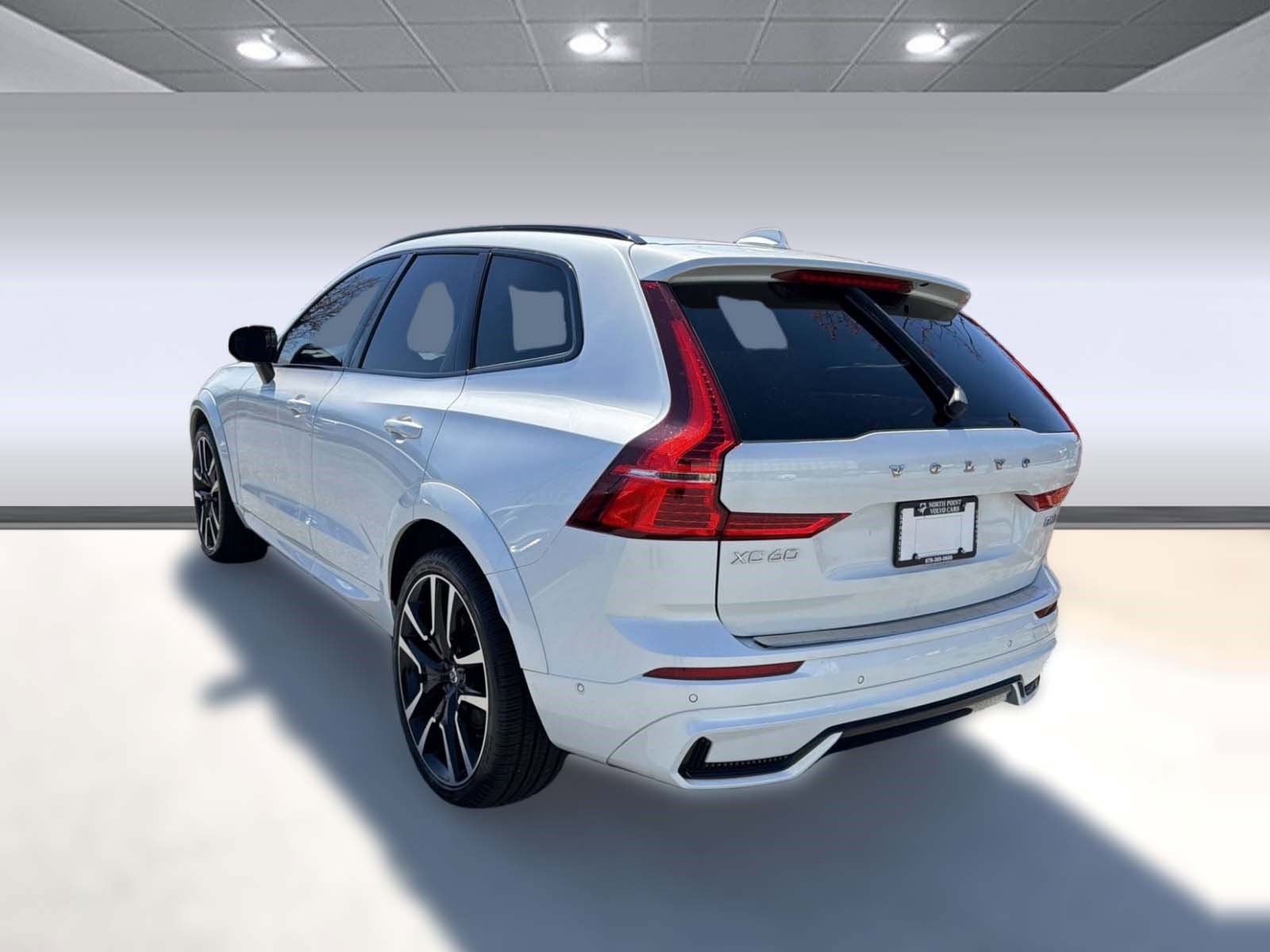 Certified 2024 Volvo XC60 B5 Ultimate w/ Protection Package Premier image 3
