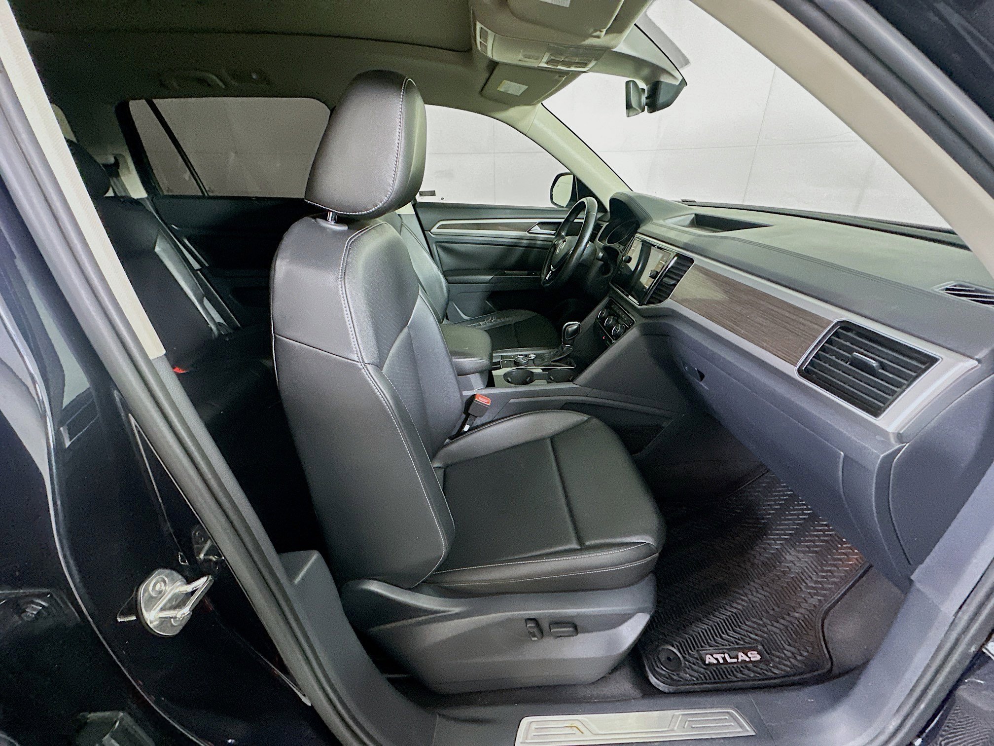 Used 2018 Volkswagen Atlas SEL image 33