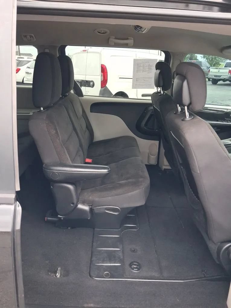 Used 2018 Dodge Grand Caravan SE w/ UConnect Hands-Free Group FWD image 21