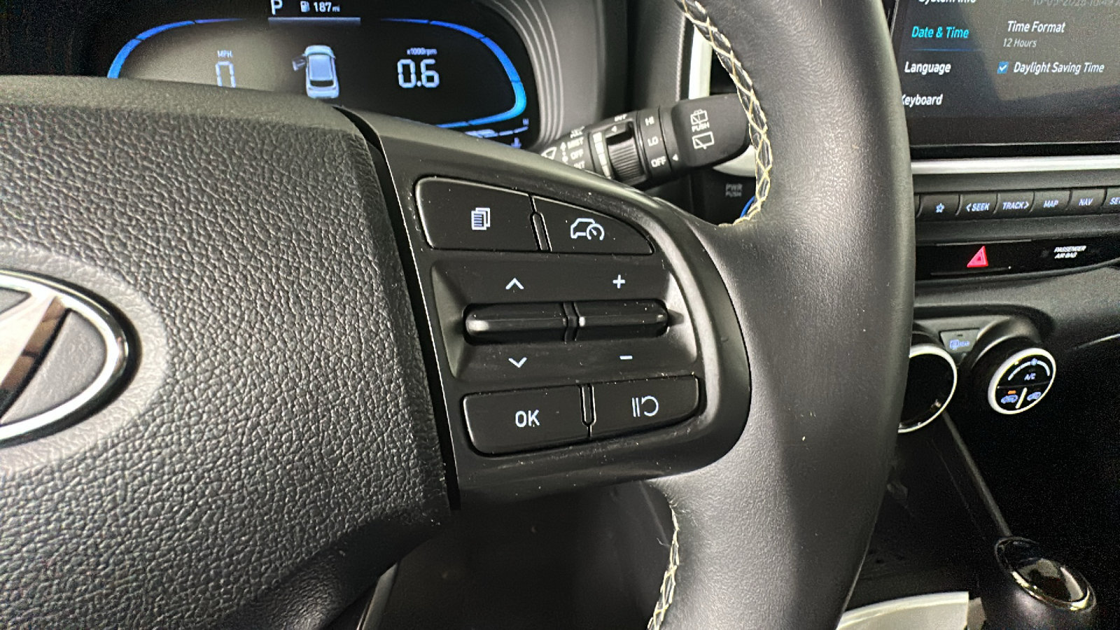 Certified 2023 Hyundai Venue Limited FWD image 22
