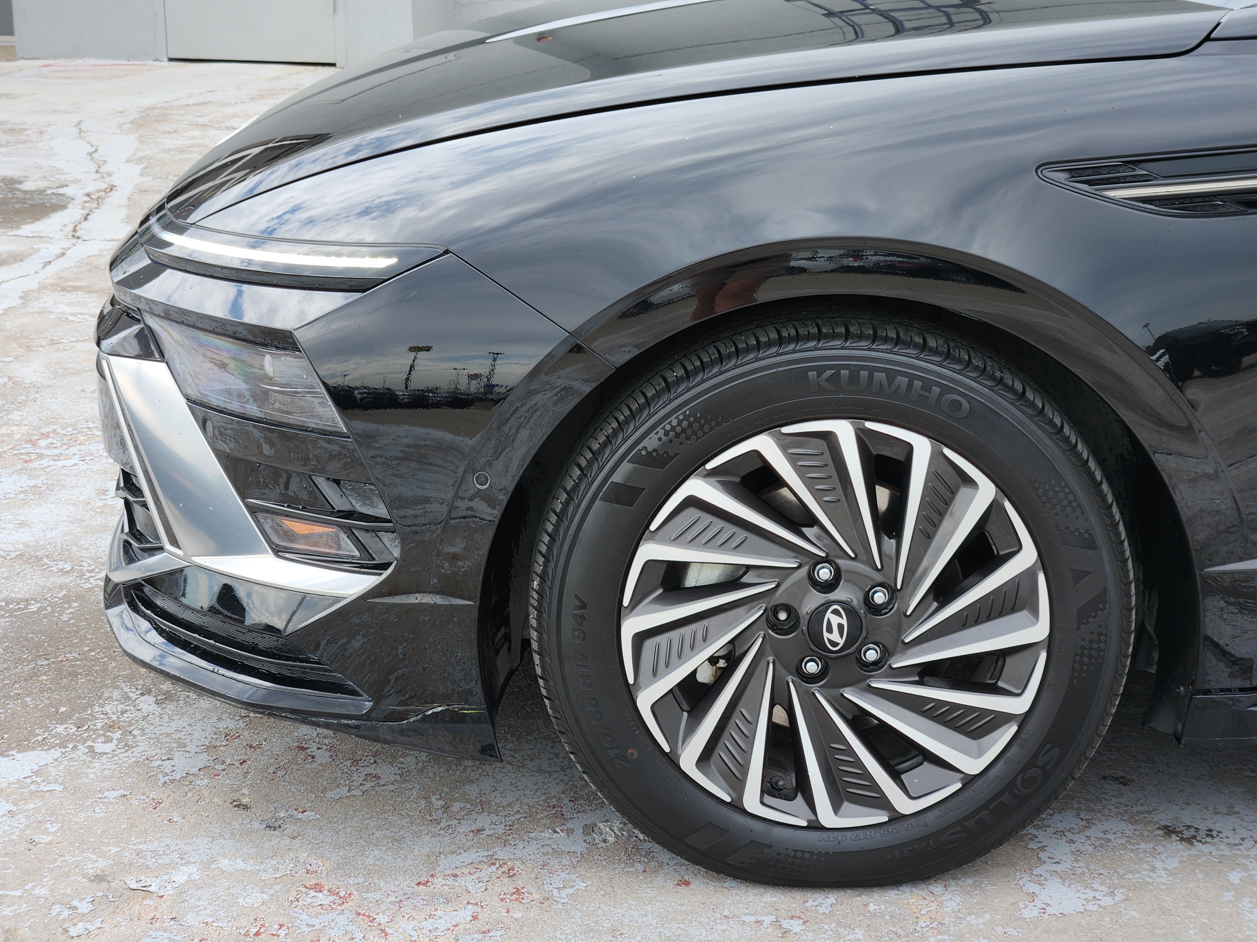 Used 2024 Hyundai Sonata Limited FWD image 9